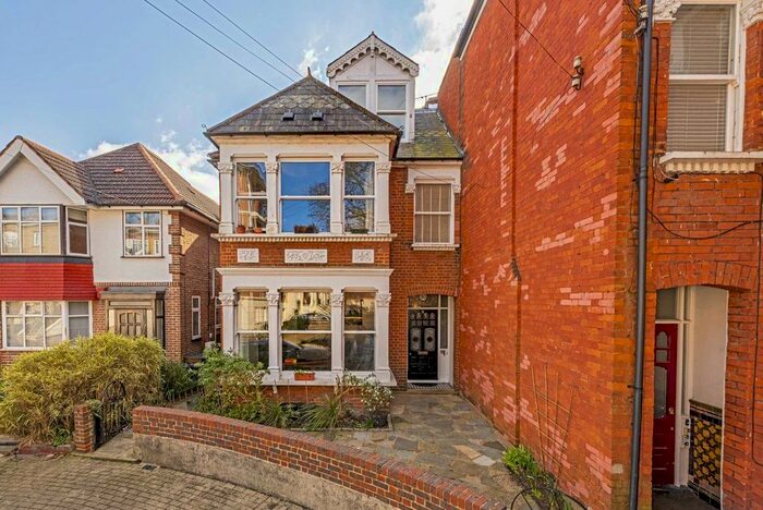 1 Bedroom Flat For Sale In Denton Road, Twickenham, TW1