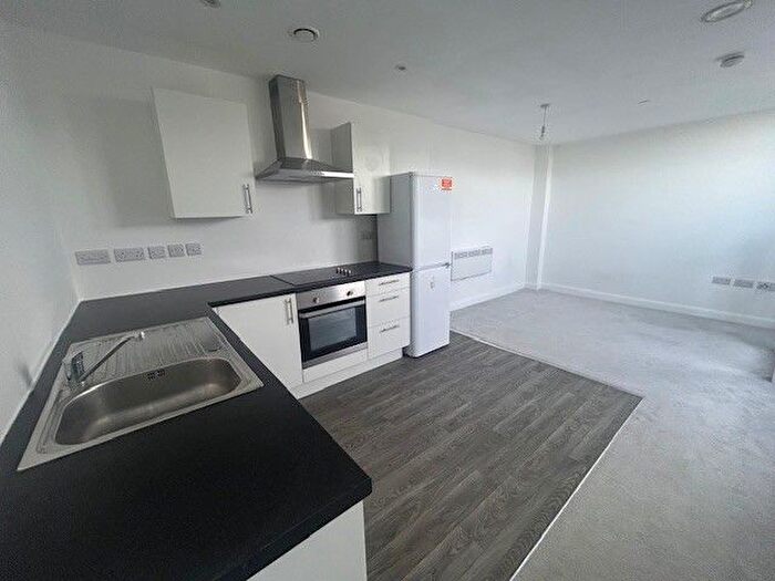 2 Bedroom Flat To Rent In Gorse Road, Luton, LU1
