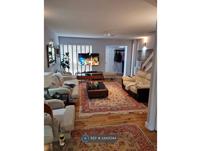 3 Bedroom Terraced House To Rent In Spencer Road, Isleworth, TW7