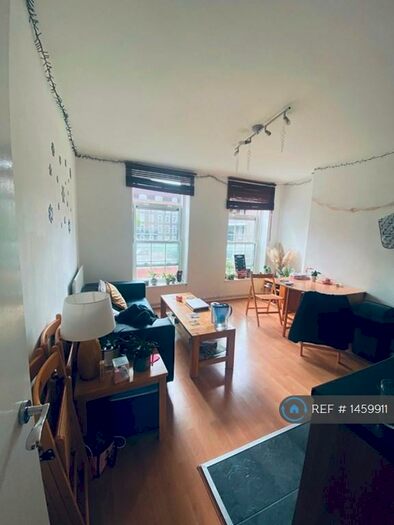 2 Bedroom Flat To Rent In Hazelwood House, London, SE8