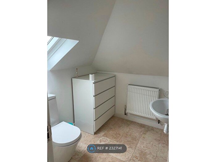 6 Bedroom Detached House To Rent In Heron Court Road, Bournemouth, BH9