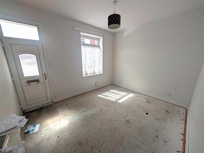 2 Bedroom Detached House For Sale In Durham Street, Hull, HU8