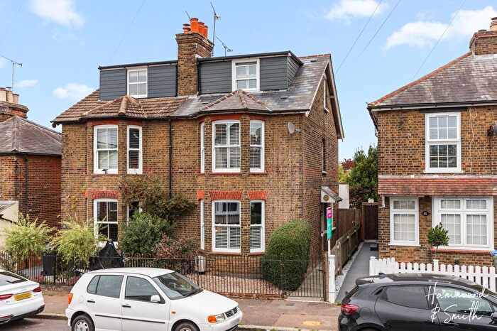 4 Bedroom Semi-detached House For Sale In St. Johns Road, Epping, CM16