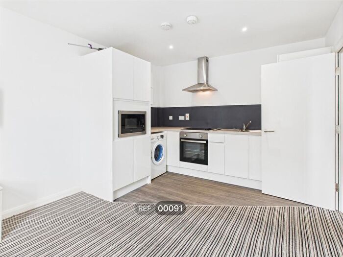 1 Bedroom Flat To Rent In Centre Court, Paragon Street, HU1