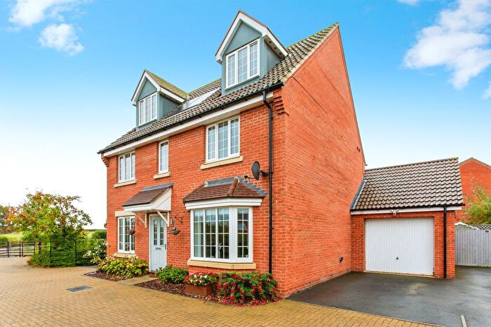 5 Bedroom Detached House For Sale In Anvil Crescent, Raunds, Wellingborough, NN9