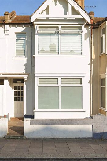 1 Bedroom Flat To Rent In Winchester Road, London, N9