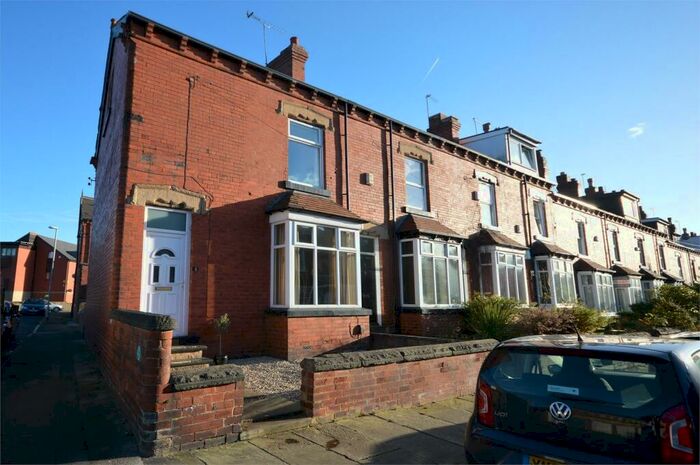 4 Bedroom End Of Terrace House To Rent In Bentley Grove, Meanwood, Leeds, West Yorkshire., LS6