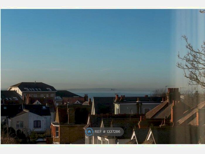 2 Bedroom Flat To Rent In Burleigh Court, Westcliff-On-Sea, SS0