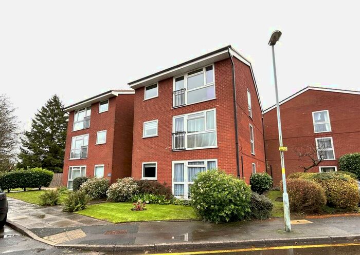 2 Bedroom Flat To Rent In Farnborough Court, Mere Green Road, Four Oaks, B75