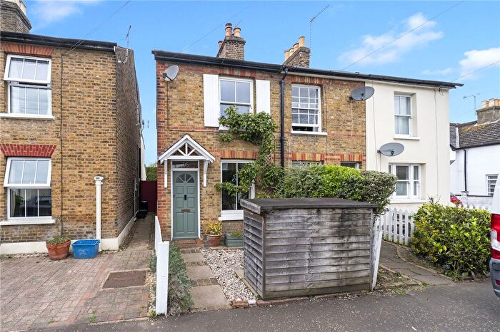 2 Bedroom End Terrace House For Sale In Myrtle Road, Hampton Hill, TW12