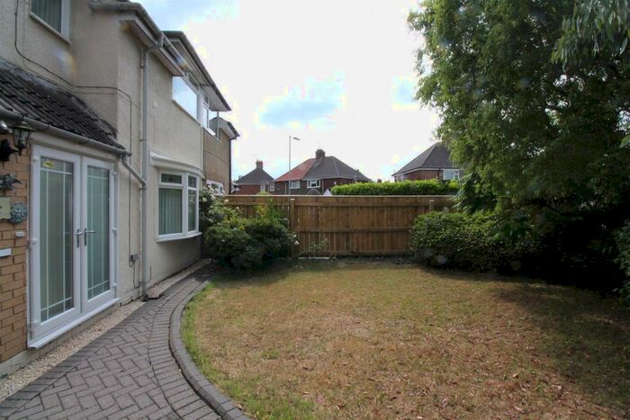 3 Bedroom Semi-Detached House To Rent In St Avenue, Hull, HU6