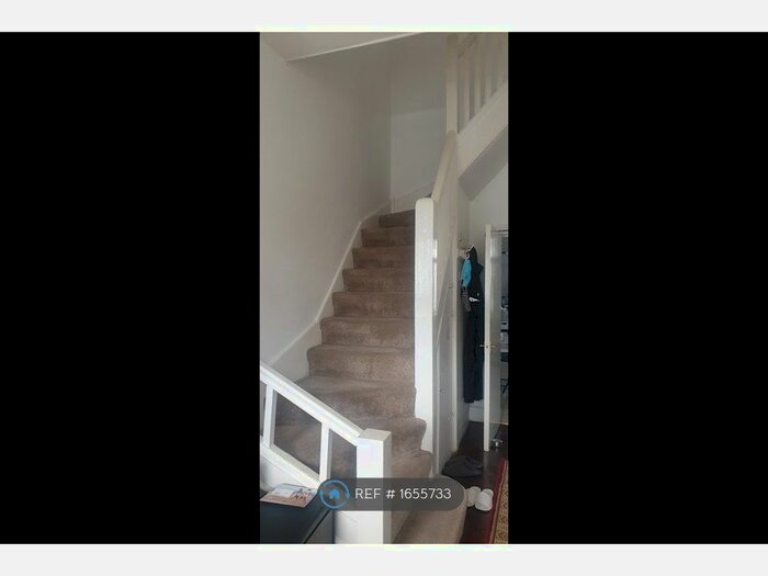 1 Bedroom Flat To Rent In Vaughan Gardens, Ilford, IG1