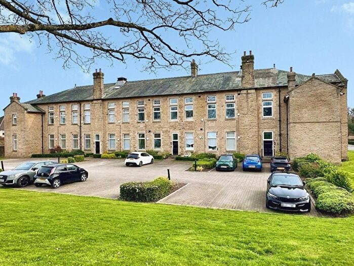 2 Bedroom Flat For Sale In Arkendale Court, Melbeck Close, Menston, LS29