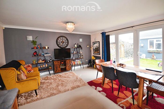 4 Bedroom Semi-Detached House To Rent In Anthony Way, Cippenham, SL1