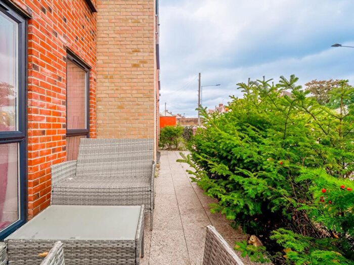 1 Bedroom Flat For Sale In Fairfax Drive, Prospects Place, SS0