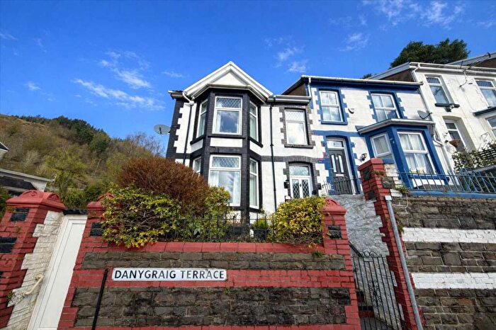 4 Bedroom End Of Terrace House For Sale In Danygraig Tce, Tonypandy, CF40