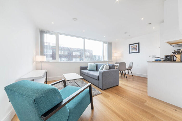 2 Bedroom Flat To Rent In Skyline Apartments, Slough, SL1