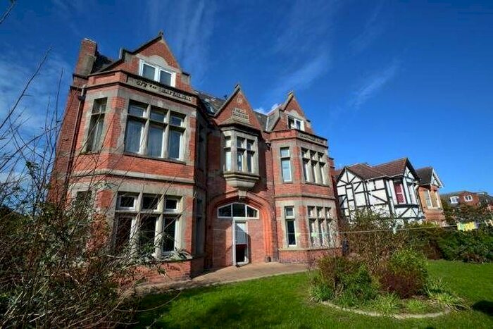 2 Bedroom Flat To Rent In Portchester Place, Bournemouth BH8