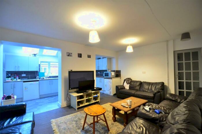 7 Bedroom Detached House To Rent In Bedroom In A Double Bedroom Detached Student House Share, Bills Package, Free Ultrafast M Broadband, B29