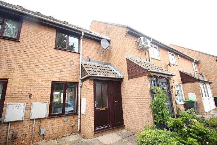 2 Bedroom Terraced House To Rent In Chesterton Mews, Bedford, MK40