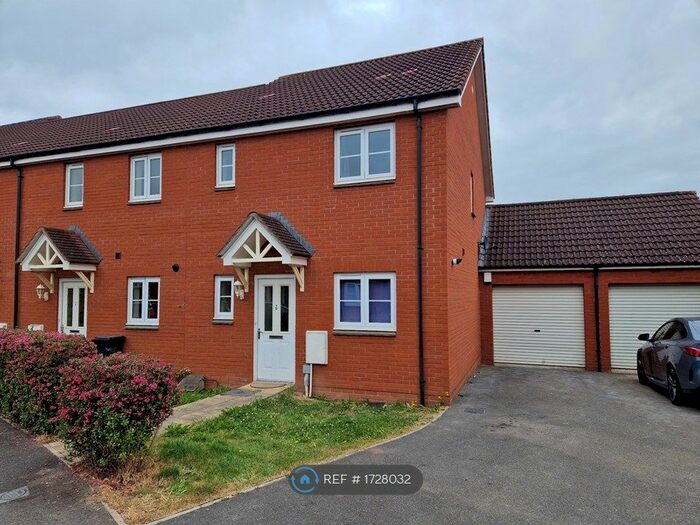 3 Bedroom End Of Terrace House To Rent In Savannah Drive, Bridgwater, TA6