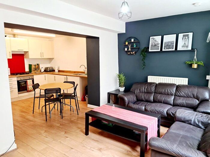 5 Bedroom Private Hall To Rent In Green Street, Lancaster, LA1