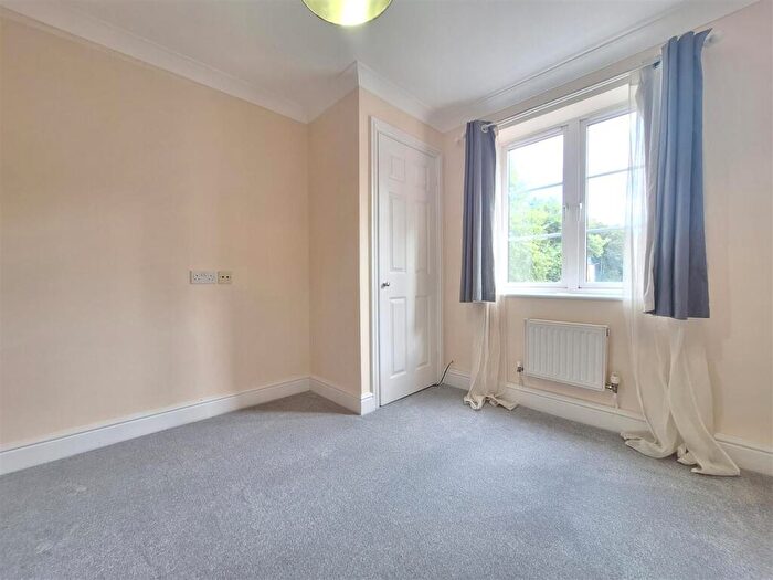 2 Bedroom Apartment To Rent In Castle Street, Reading, RG1