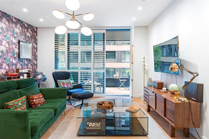 2 Bedroom Flat To Rent In Wood Crescent, Television Centre, White City, London, W12