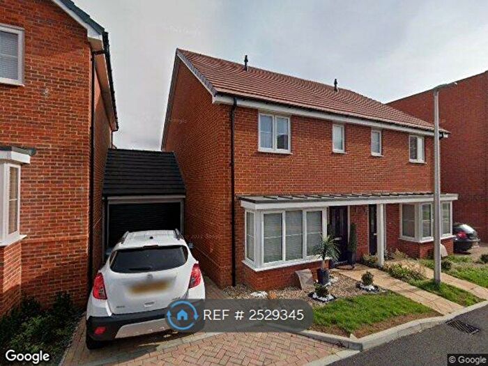 2 Bedroom Flat To Rent In Kincaid House, Chatham, ME5