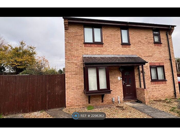 3 Bedroom Semi-Detached House To Rent In Melrose Drive, Peterborough, PE2