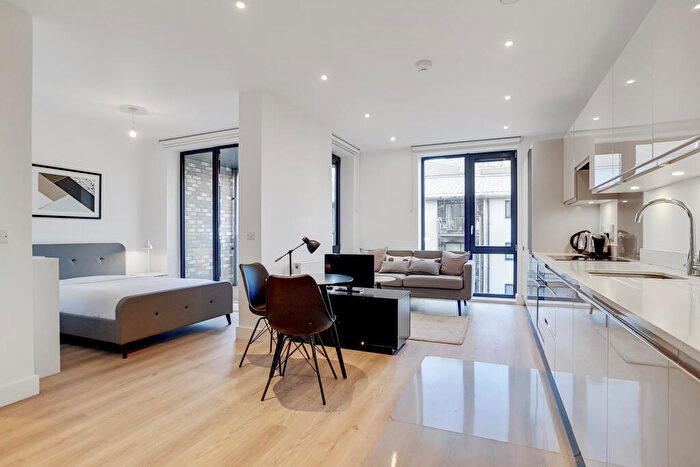 Apartment To Rent In Valencia Close, London, E14