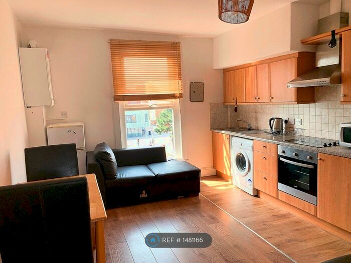 2 Bedroom Flat To Rent In Kingsland High Street, London, E8