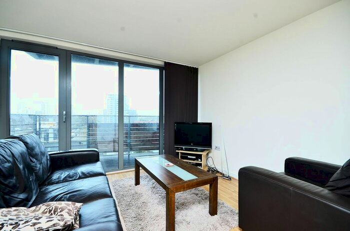 2 Bedroom Flat To Rent In Thomas Frye Court, Stratford, London, E15