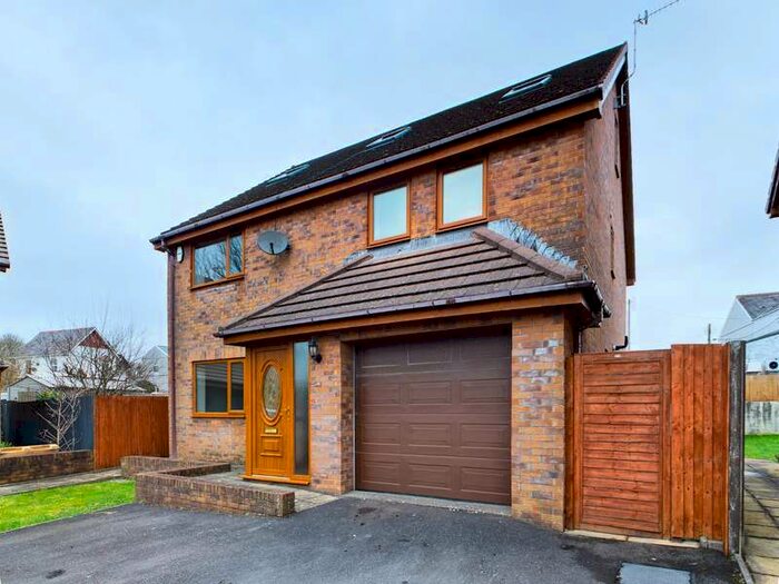 5 Bedroom Property To Rent In Castle Grove Loughor, Swansea, SA4