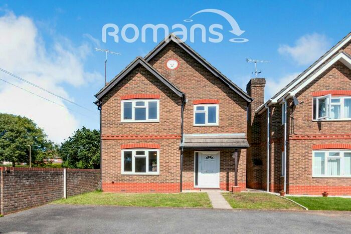 4 Bedroom Detached House To Rent In Oast Lane, GU11