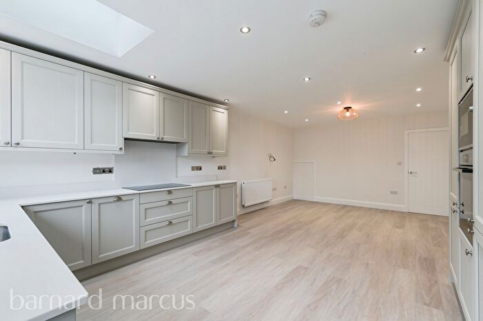 4 Bedroom Property To Rent In High Street, Feltham, TW13