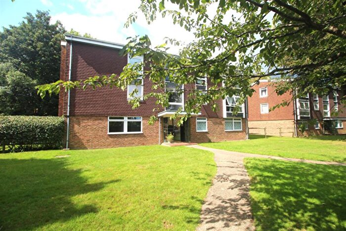 2 Bedroom Flat For Sale In Dorchester Gardens Worthing, BN11