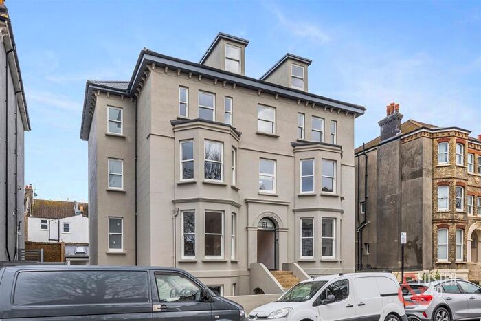 2 Bedroom Flat To Rent In Clarendon Villas, Hove, BN3