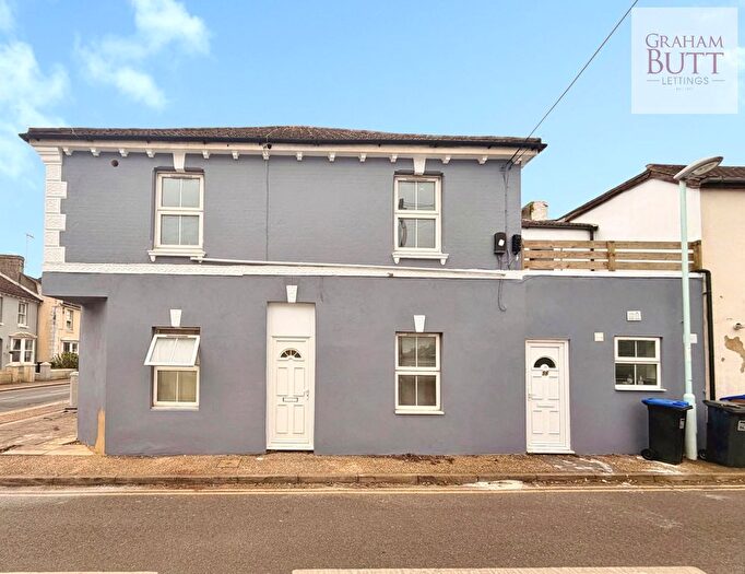 2 Bedroom Flat To Rent In Tarring Road, Worthing, West Sussex, BN11