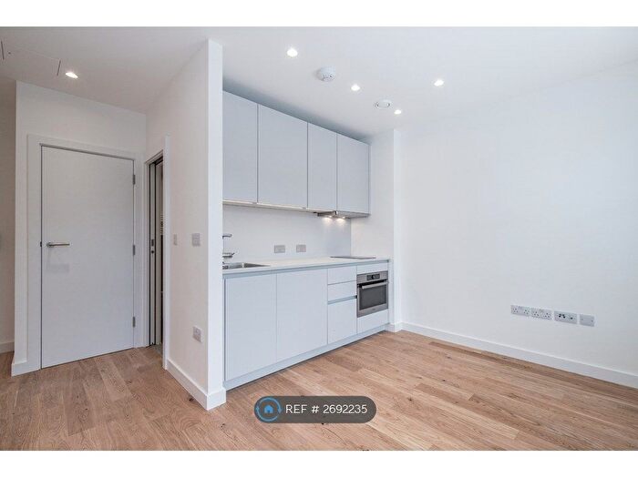 Studio To Rent In Greencroft Gardens, London, NW6