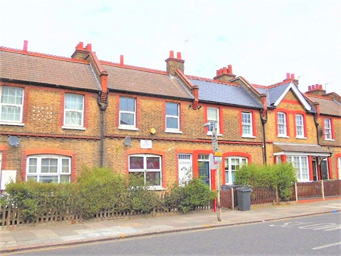 3 Bedroom Terraced House For Sale In Lordship Lane, Tottenham, N17
