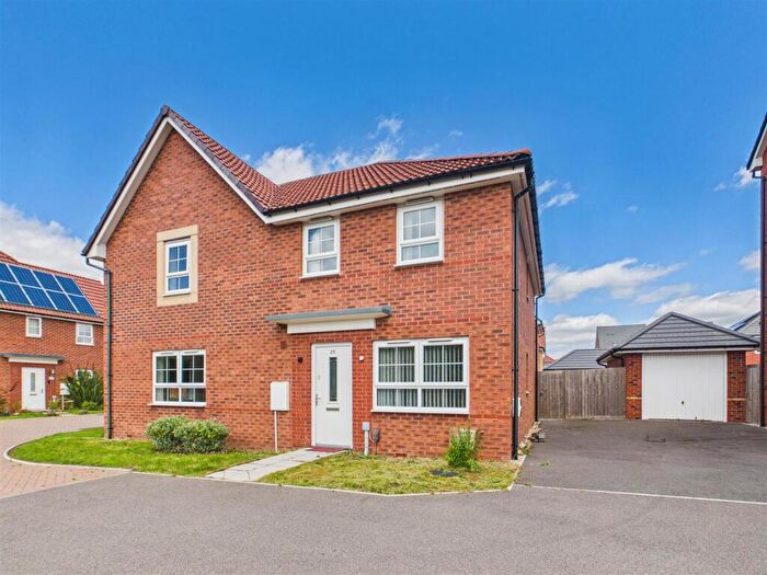 3 Bedroom Semi Detached House For Sale In Lapwing Place, Coventry * Vacant & No Upward Chain *, CV4