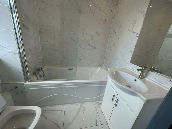 3 Bedroom Flat To Rent In Homerton High Street, E9