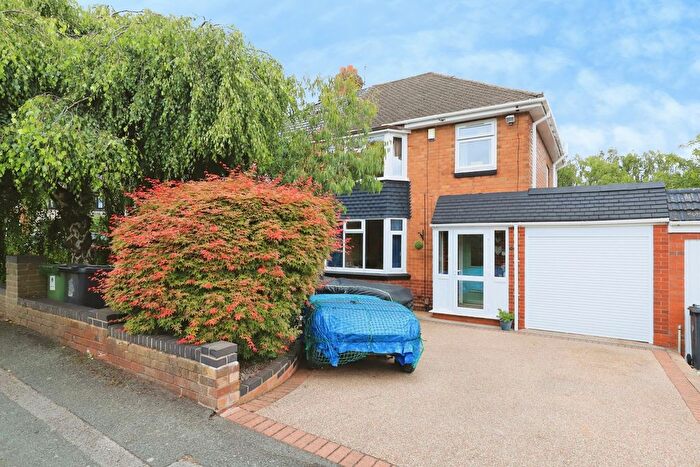3 Bedroom Semi Detached House For Sale In Lawnswood Rise, Wolverhampton, West Midlands, WV6