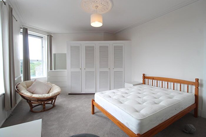2 Bedroom Flat To Rent In Sunnybank Road, Top Floor Right, AB24