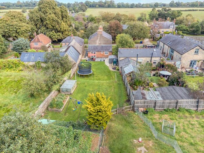 4 Bedroom Detached House For Sale In The Green, Hethe, Bicester, Oxfordshire, OX27