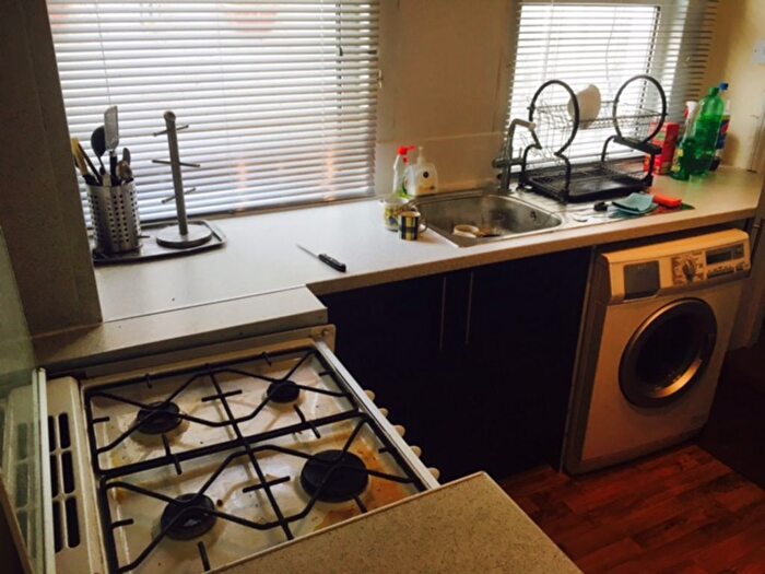 2 Bedroom Flat To Rent In Conyers Road, London, SW16