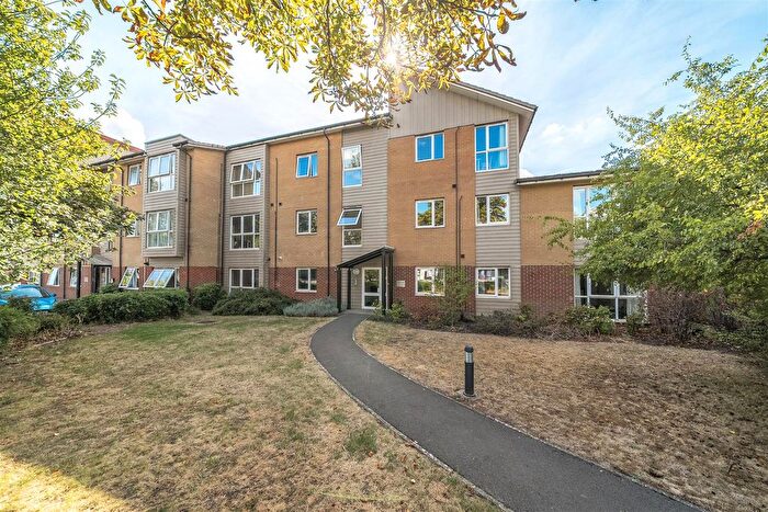 2 Bedroom Flat For Sale In Parson Street, Bedminster, Bristol, BS3