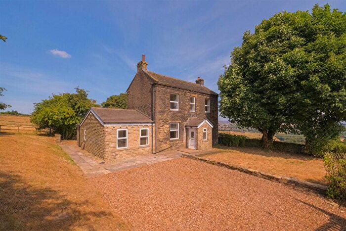 4 Bedroom Detached House For Sale In Lane Side, Queensbury, Bradford, BD13