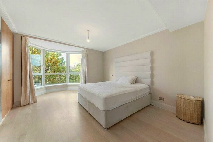 3 Bedroom Apartment To Rent In Queens Terrace, London, NW8